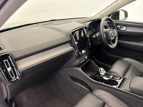 RA74CVF Volvo XC40 2.0 B4P Ultra Dark 5dr Auto Thumbnail #9