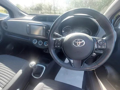 KF18JZC Toyota Yaris 1.0 VVT-i Icon Tech 5dr Thumbnail #16