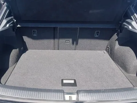 DF23KNX Volkswagen T-Roc 1.5 TSI R-Line 5dr DSG Thumbnail #18