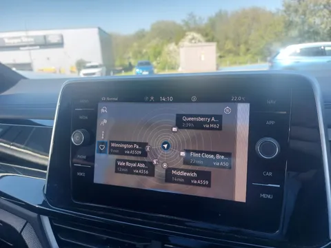 DF23KNX Volkswagen T-Roc 1.5 TSI R-Line 5dr DSG Thumbnail #21