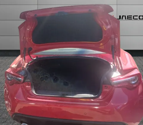 DG17KXD Toyota GT86 2.0 D-4S 2dr Auto Thumbnail #8
