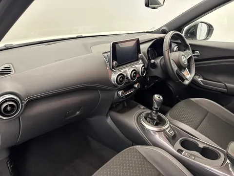 DV73FDD Nissan Juke 1.0 DiG-T 114 N-Connecta 5dr Thumbnail #13