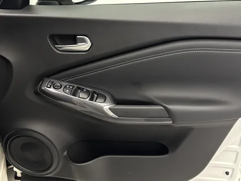 DV73FDD Nissan Juke 1.0 DiG-T 114 N-Connecta 5dr Thumbnail #19