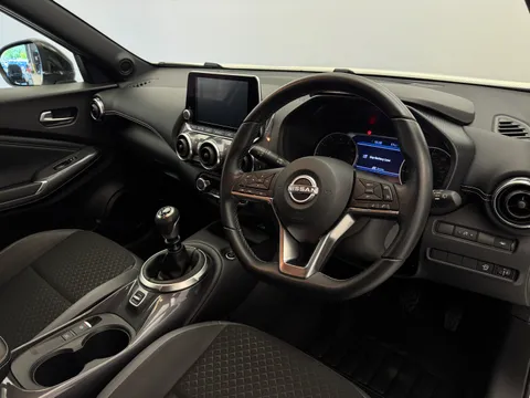 DV73FDD Nissan Juke 1.0 DiG-T 114 N-Connecta 5dr Thumbnail #21