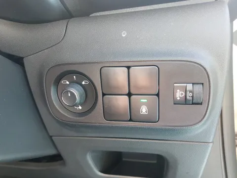 ML24VYC Citroën C3 1.2 PureTech Max 5dr Thumbnail #26