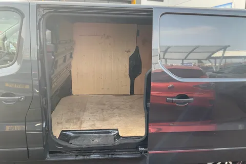 YL23UGX Renault Trafic LL30 Blue dCi 150 Extra Sport Van Thumbnail #30