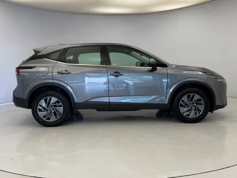 DU23CCV Nissan Qashqai 1.3 DiG-T MH Acenta Premium 5dr Thumbnail #10