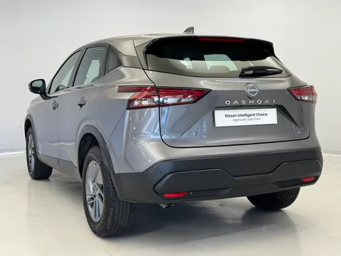 DU23CCV Nissan Qashqai 1.3 DiG-T MH Acenta Premium 5dr Thumbnail #8
