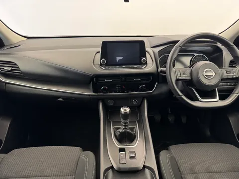 DU23CCV Nissan Qashqai 1.3 DiG-T MH Acenta Premium 5dr Thumbnail #2