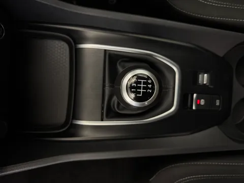 DU23CCV Nissan Qashqai 1.3 DiG-T MH Acenta Premium 5dr Thumbnail #15