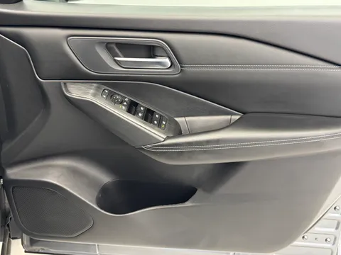 DU23CCV Nissan Qashqai 1.3 DiG-T MH Acenta Premium 5dr Thumbnail #18