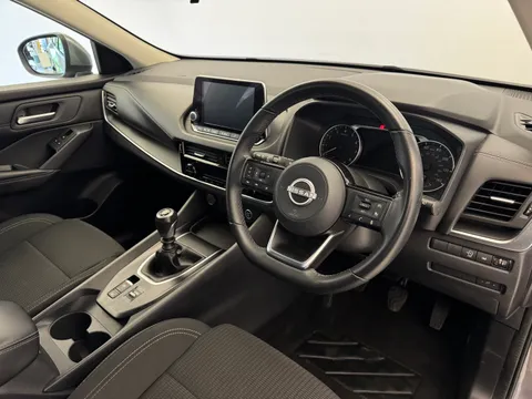 DU23CCV Nissan Qashqai 1.3 DiG-T MH Acenta Premium 5dr Thumbnail #20