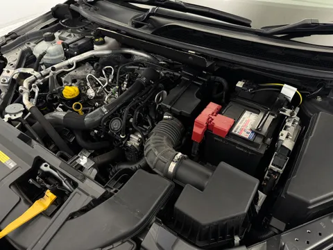DU23CCV Nissan Qashqai 1.3 DiG-T MH Acenta Premium 5dr Thumbnail #27