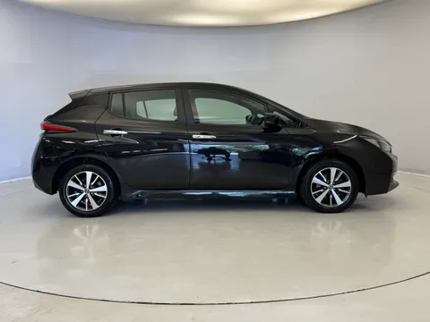 BK22LXP Nissan LEAF 110kW Acenta 40kWh 5dr Auto [6.6kw Charger] Thumbnail #7