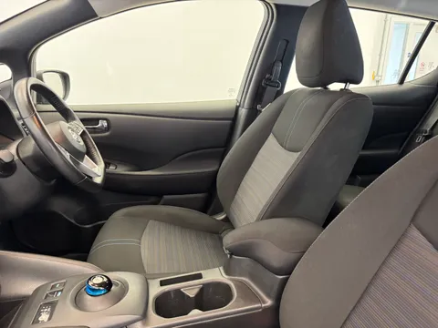 BK22LXP Nissan LEAF 110kW Acenta 40kWh 5dr Auto [6.6kw Charger] Thumbnail #14