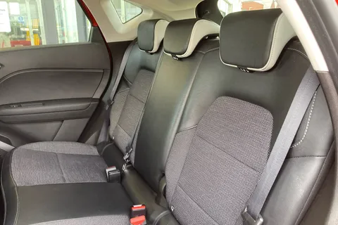 BT71DSU Renault Captur 1.6 E-TECH Hybrid 145 S Edition 5dr Auto Thumbnail #10