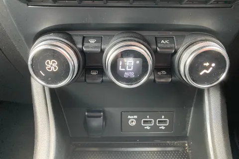 BT71DSU Renault Captur 1.6 E-TECH Hybrid 145 S Edition 5dr Auto Thumbnail #22