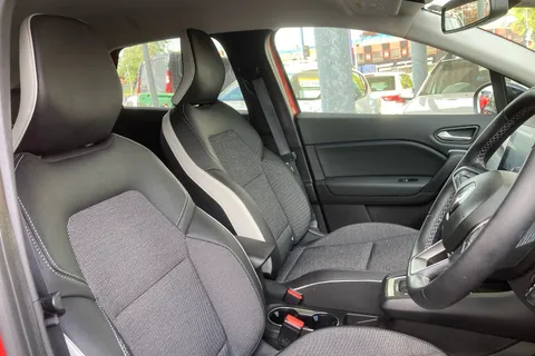 BT71DSU Renault Captur 1.6 E-TECH Hybrid 145 S Edition 5dr Auto Thumbnail #23