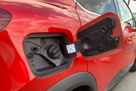 BT71DSU Renault Captur 1.6 E-TECH Hybrid 145 S Edition 5dr Auto Thumbnail #26
