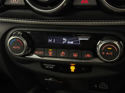 DS22LCG Nissan Juke 1.6 Hybrid Premiere Edition 5dr Auto Thumbnail #23