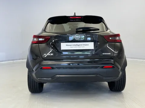 DS22LCG Nissan Juke 1.6 Hybrid Premiere Edition 5dr Auto Thumbnail #7