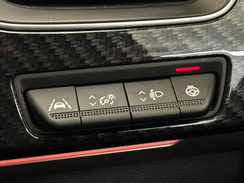 BV72USW Renault ARKANA 1.3 Mild hybrid 140 R.S. Line 5dr EDC Thumbnail #29