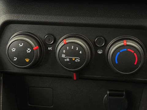 T20RER Dacia Sandero 1.0 Tce Essential 5dr Thumbnail #23