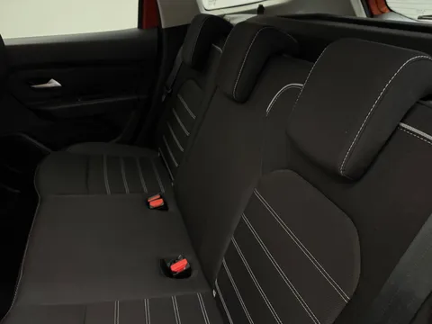 DY22DHE Dacia Duster 1.0 TCe 90 Prestige 5dr Thumbnail #10