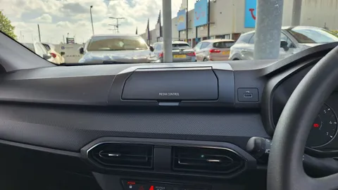 FL22RZF Dacia Sandero 1.0 SCe Essential 5dr Thumbnail #14