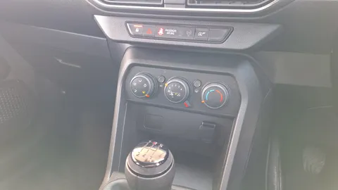 FL22RZF Dacia Sandero 1.0 SCe Essential 5dr Thumbnail #15