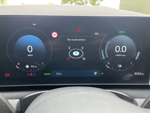 EF25CYT Hyundai Tucson 1.6T Plug-in Hybrid Ultimate 5dr Auto Thumbnail #13