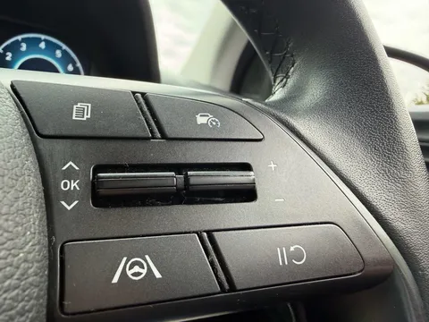 EF71AWH Hyundai i20 1.0T GDi 48V MHD SE Connect 5dr DCT Thumbnail #24