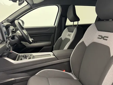 DV75PVK Dacia Bigster 1.8 Hybrid 155 Journey 5dr Auto Thumbnail #12