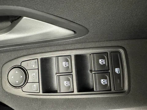 DV75PVK Dacia Bigster 1.8 Hybrid 155 Journey 5dr Auto Thumbnail #24