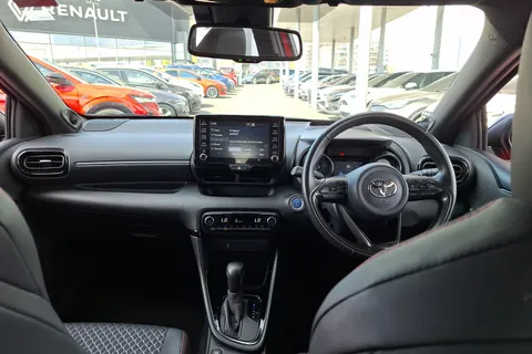 KC21HBZ Toyota Yaris 1.5 Hybrid Launch Edition 5dr CVT Thumbnail #4
