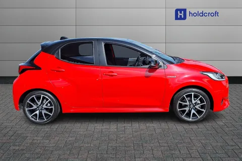 KC21HBZ Toyota Yaris 1.5 Hybrid Launch Edition 5dr CVT Thumbnail #6