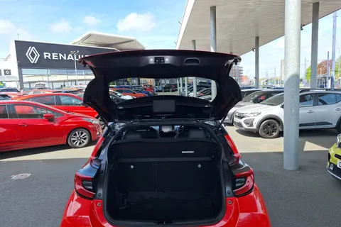 KC21HBZ Toyota Yaris 1.5 Hybrid Launch Edition 5dr CVT Thumbnail #22