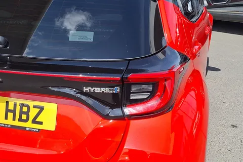 KC21HBZ Toyota Yaris 1.5 Hybrid Launch Edition 5dr CVT Thumbnail #29