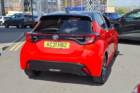 KC21HBZ Toyota Yaris 1.5 Hybrid Launch Edition 5dr CVT Thumbnail #30