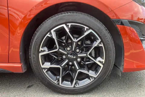 CE73LHD Kia Ceed 1.5T GDi ISG GT-Line 5dr Thumbnail #5