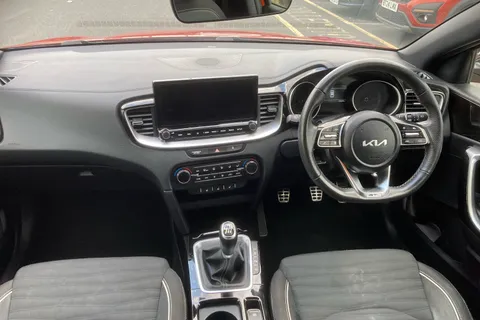 CE73LHD Kia Ceed 1.5T GDi ISG GT-Line 5dr Thumbnail #11