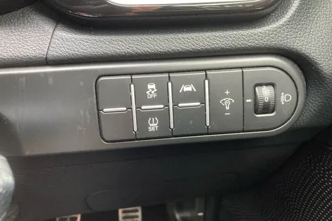 CE73LHD Kia Ceed 1.5T GDi ISG GT-Line 5dr Thumbnail #16