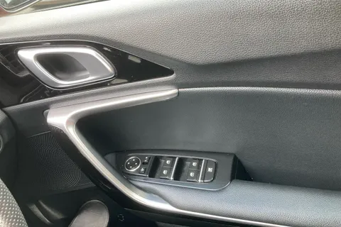 CE73LHD Kia Ceed 1.5T GDi ISG GT-Line 5dr Thumbnail #17