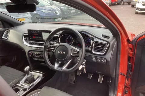 CE73LHD Kia Ceed 1.5T GDi ISG GT-Line 5dr Thumbnail #25