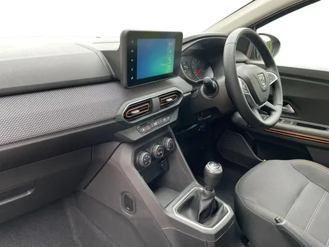 DY72NDZ Dacia Sandero Stepway 1.0 TCe Bi-Fuel Comfort 5dr Thumbnail #5