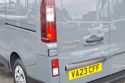 VA23CFF Renault Trafic SL30 Blue dCi 130 Advance Van Thumbnail #3