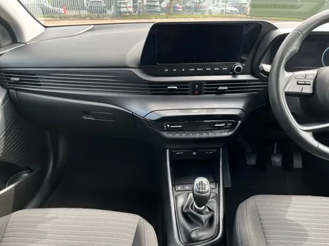 MK71NUM Hyundai i20 1.0T GDi 48V MHD Premium 5dr Thumbnail #14