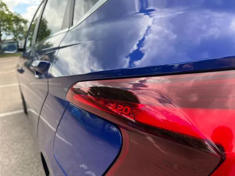 MK71NUM Hyundai i20 1.0T GDi 48V MHD Premium 5dr Thumbnail #17