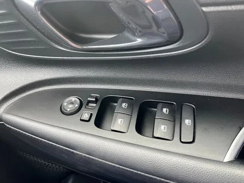 MK71NUM Hyundai i20 1.0T GDi 48V MHD Premium 5dr Thumbnail #19