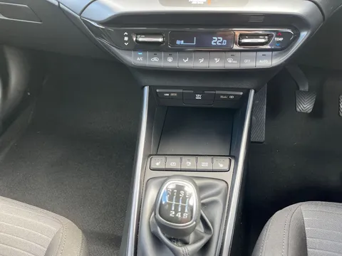 MK71NUM Hyundai i20 1.0T GDi 48V MHD Premium 5dr Thumbnail #24
